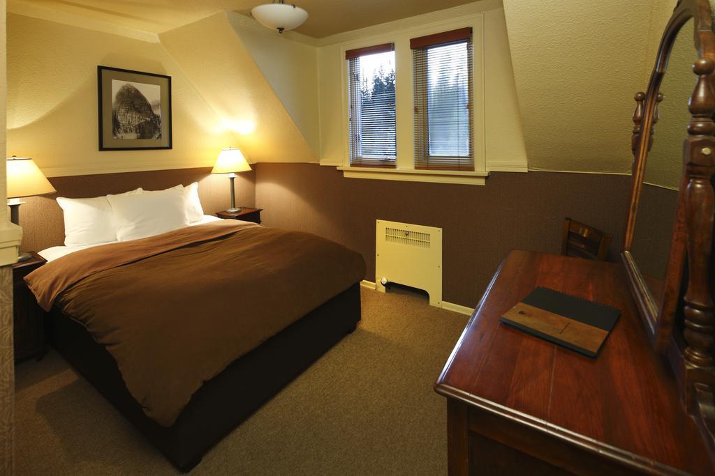 Deer Lodge Lago Louise Exterior foto