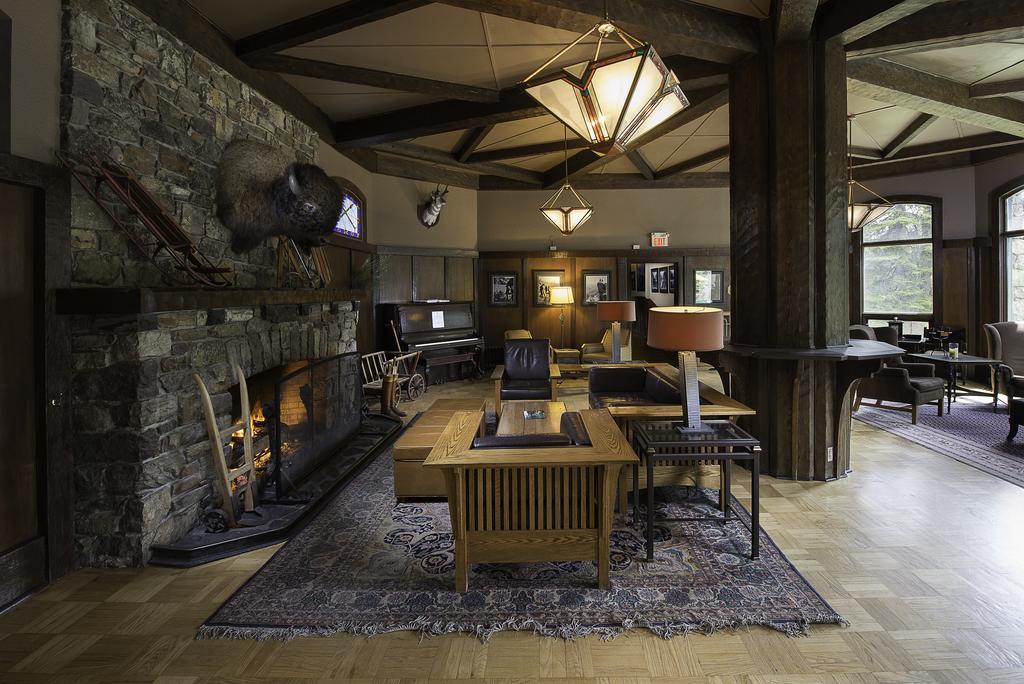 Deer Lodge Lago Louise Exterior foto